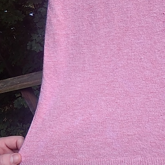 St John Pink V Neck Lightweight Silk Wool Knit Sweater Vest Shell *Flaw - Picture 15 of 16